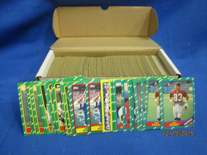 Box of 1986 Football cards...