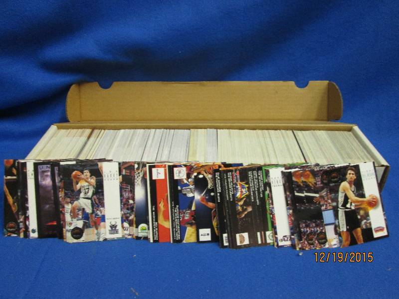 Box of 1993 - 1994 Hoops basketball...