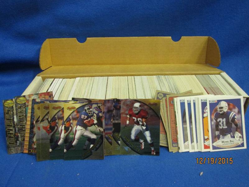 Box of mixed football cards...