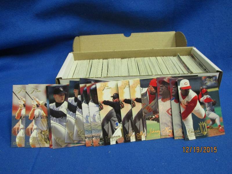Box of 1994 Flair baseball cards...