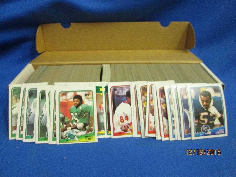 Box of 1988 Topps football cards...