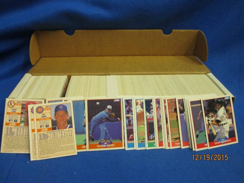 Box of 1989 Score baseball cards...