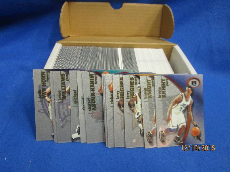 Box of 2000 - 2001 Fleer Ex & Genui...