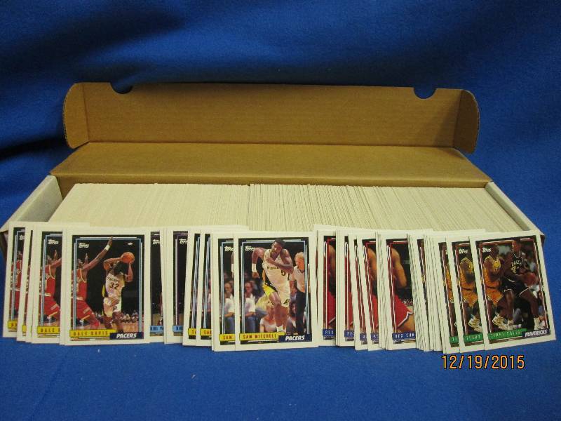 Box of 1992 - 1993 Topps basketball...