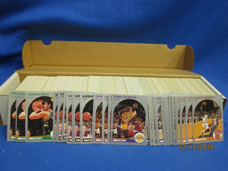 Box of 1990 - 1991 NBA Hoops basket...