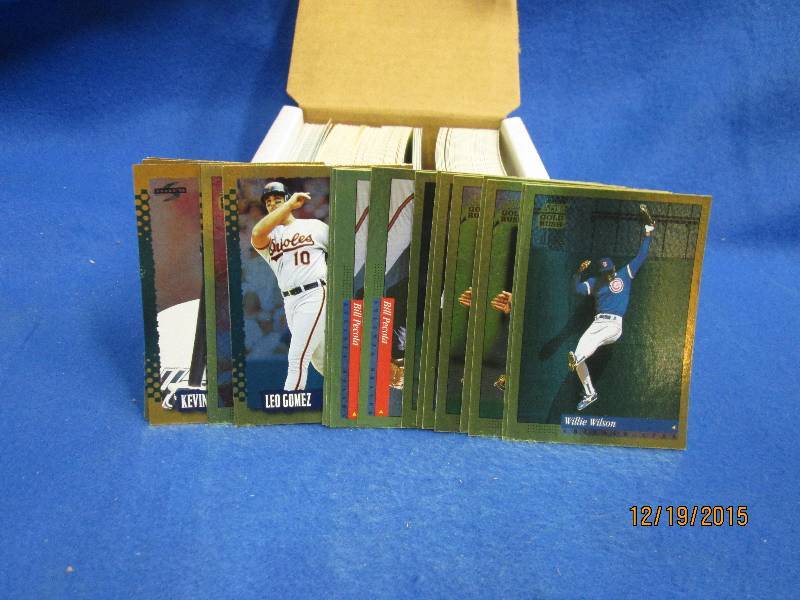 Box of 1994 Score Goldrush cards...