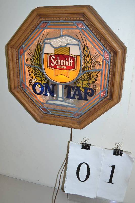 lot 1 image: Schmidt Beer