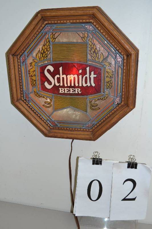 lot 2 image: Schmidt Beer