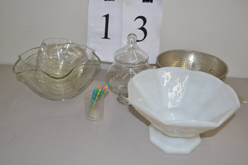 lot 13 image: Dishes