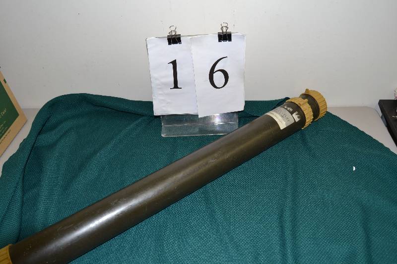 lot 16 image: Rod Case