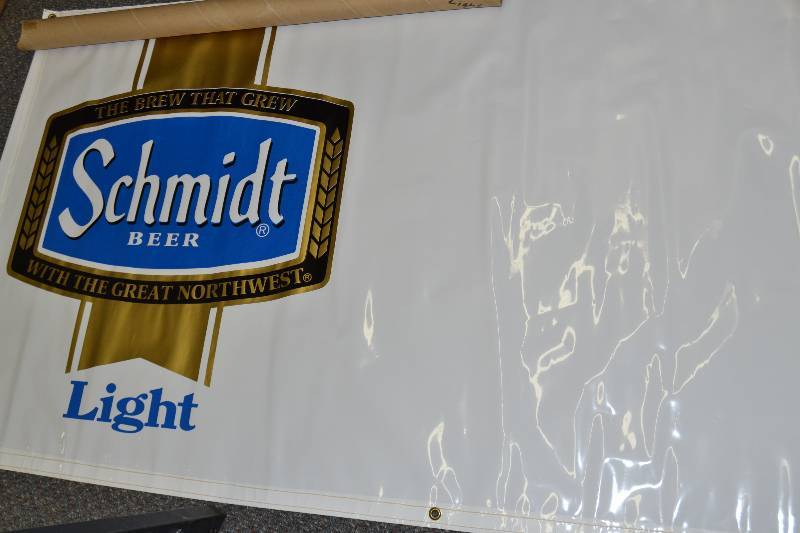 lot 5 image: Schmidt Beer
