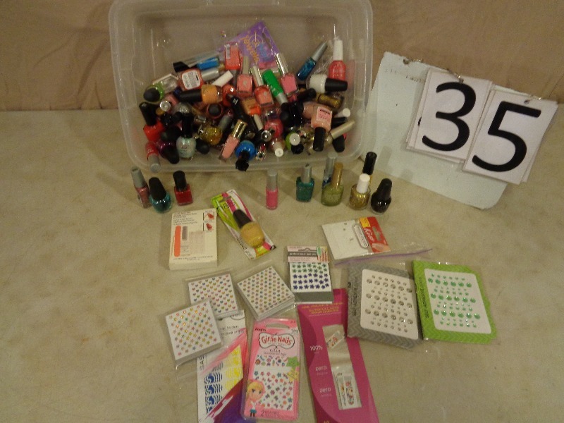lot 35 image: Large Lot of Nail Polish