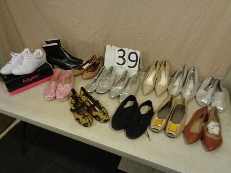 lot 39 image: New Womens Shoes