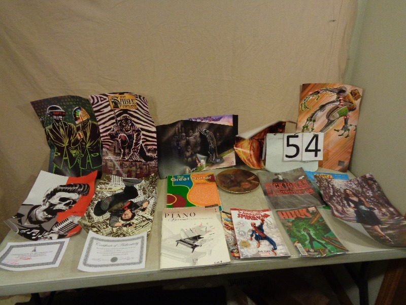 lot 54 image: Collectible Comic Books and Prints