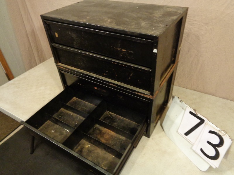 lot 73 image: Metal 4 Drawer Organizer