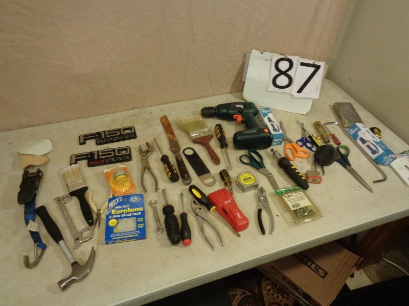 lot 87 image: Assorted Tools