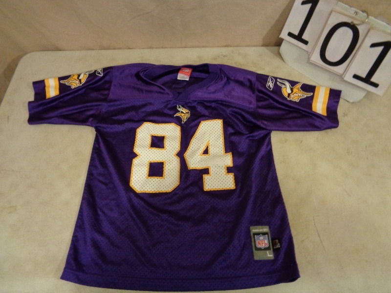 lot 101 image: Kids Minnesota Vikings Jersey