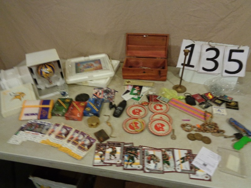 lot 135 image: Collectibles and Coolstuff