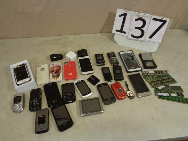 lot 137 image: Cellphones, GPS, and More