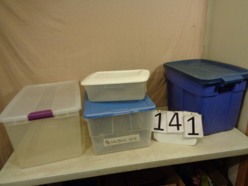lot 140 image: 4 Assorted Totes