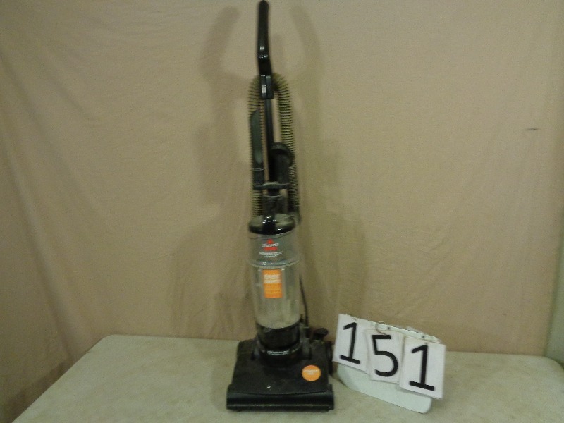 lot 151 image: Bissel Vacuum