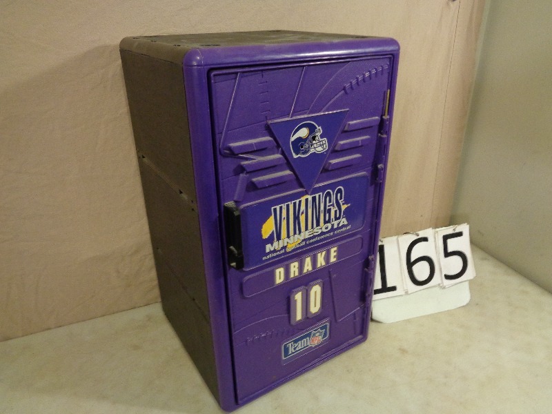 lot 165 image: Vikings Locker