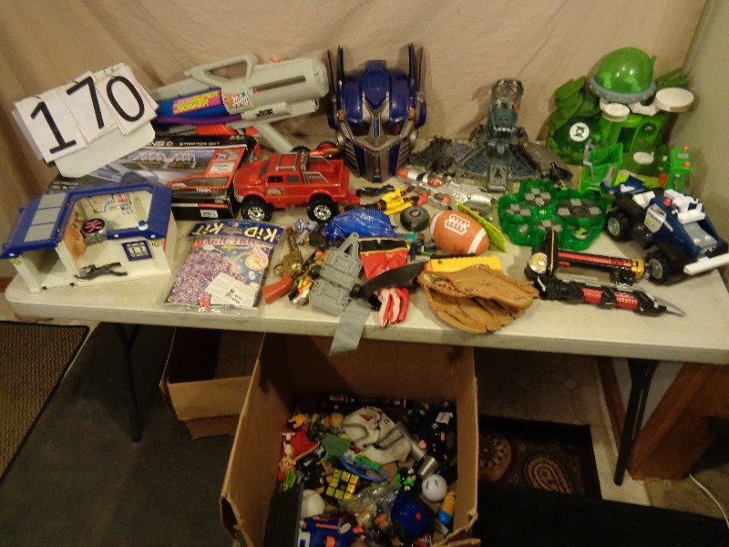 lot 170 image: Large Lot of Toys