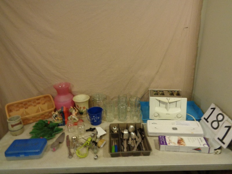 lot 181 image: Kitchen Items