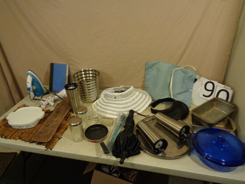 lot 190 image: Assorted Household Items