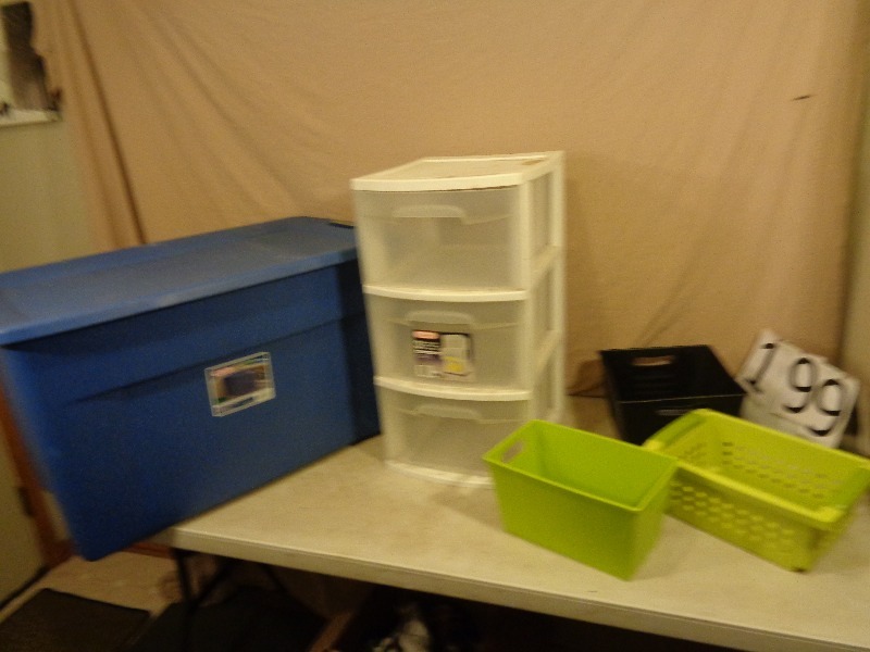 lot 199 image: Totes and Organizer