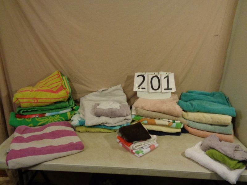 lot 201 image: Towels