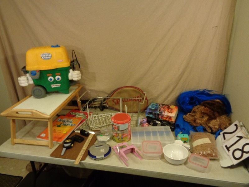 lot 218 image: Household Items