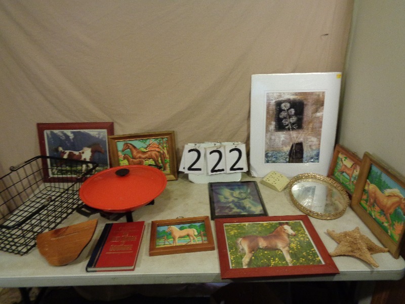 lot 222 image: Home Decor Items