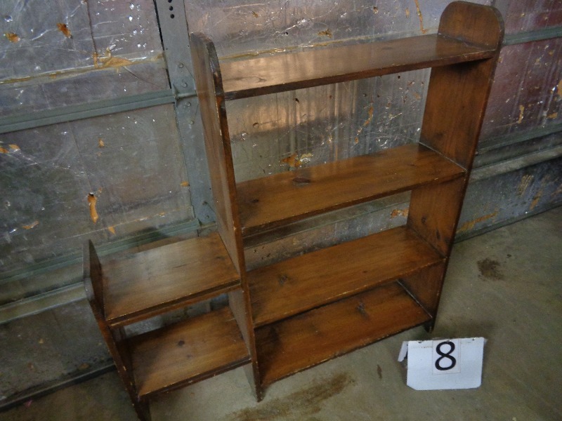 lot 8 image: Neat Wood Shelf