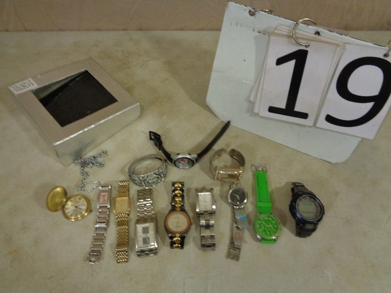 lot 19 image: Watches