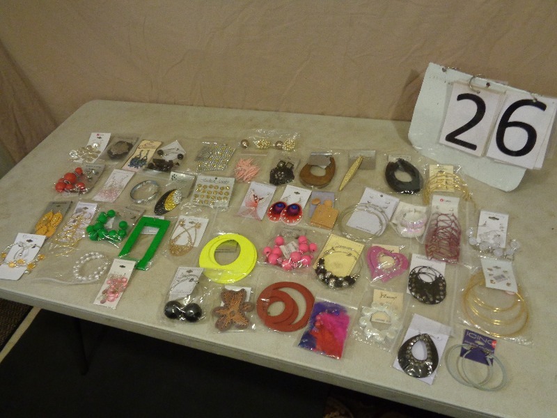 lot 26 image: New Earrings