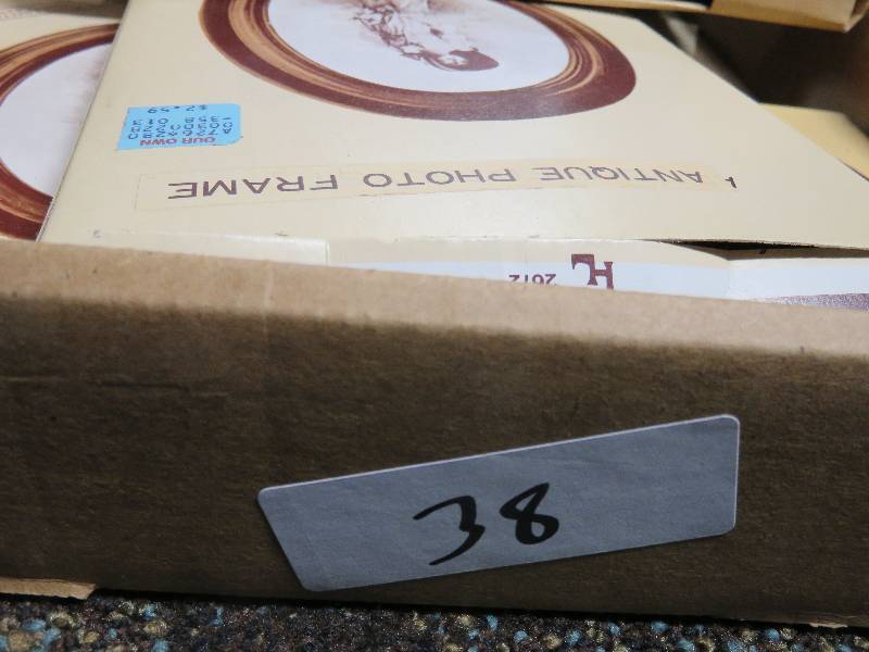 lot 38 image: picture frames