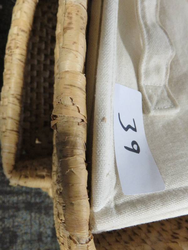 lot 39 image: 3 wicker baskets