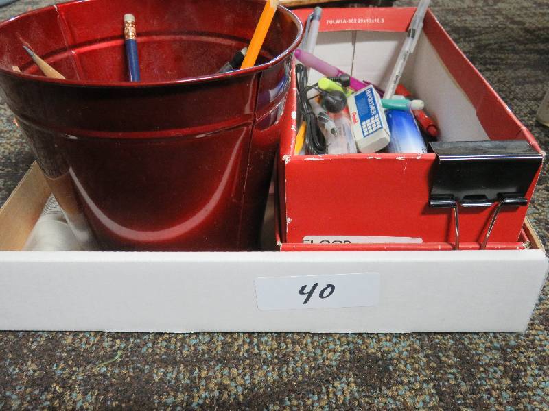 lot 40 image: misc. office