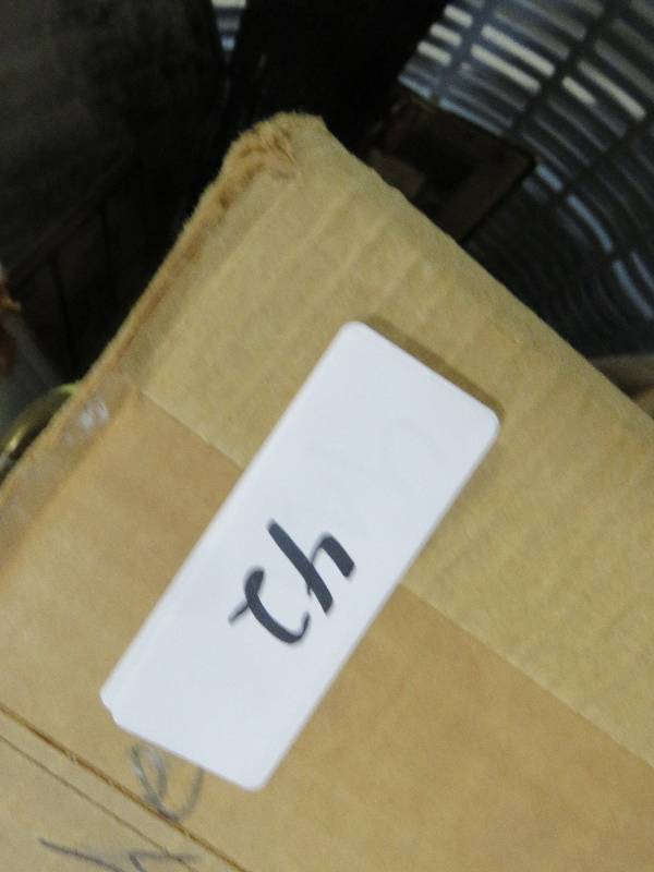 lot 42 image: Painting supplies