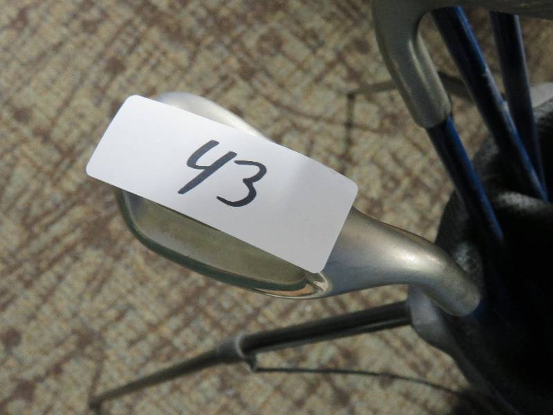 lot 43 image: Ping Junior Golf Clubs