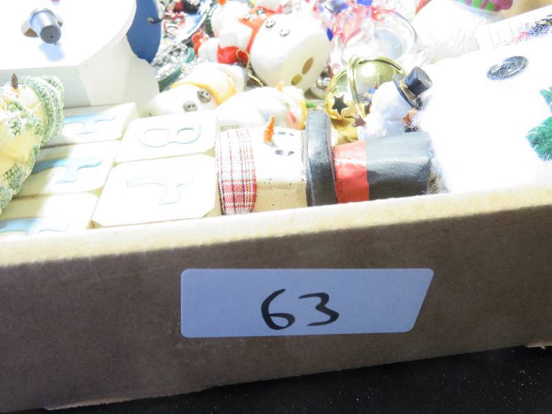 lot 63 image: snowmen