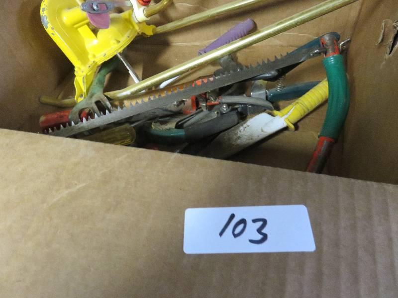 lot 103 image: yard tools