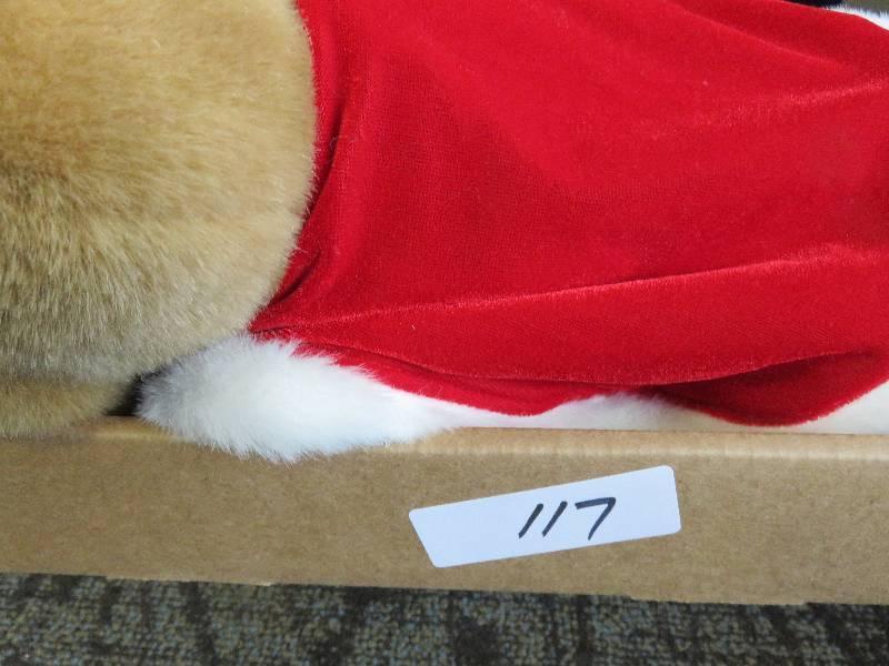 lot 117 image: stuffed animals