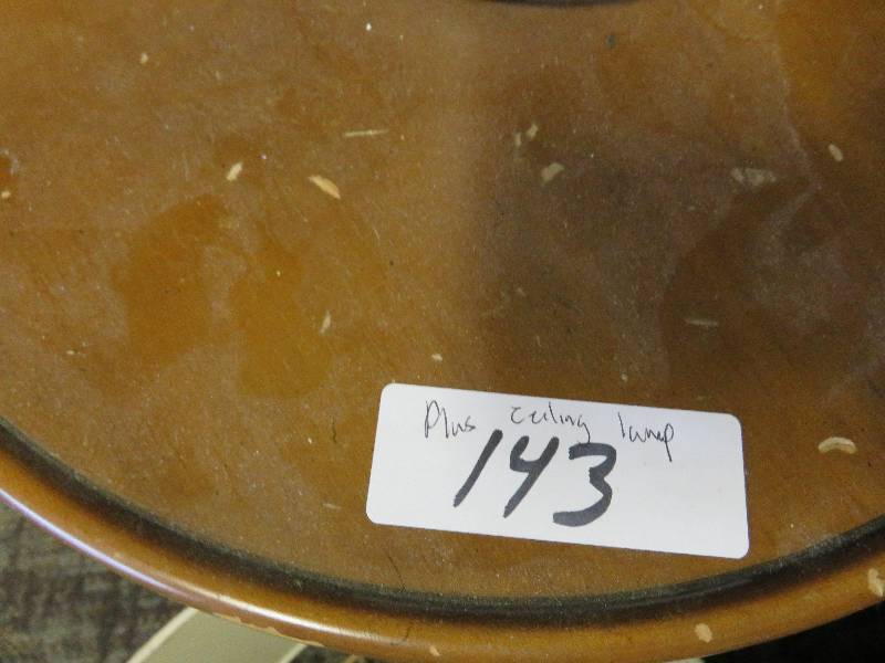 lot 143 image: vintage table lamp