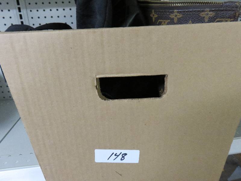 lot 148 image: purses