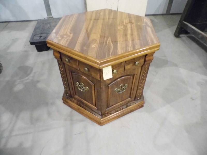End Table w Storage