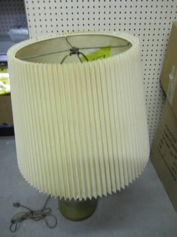 green lamp with lamp shade 31 tal...