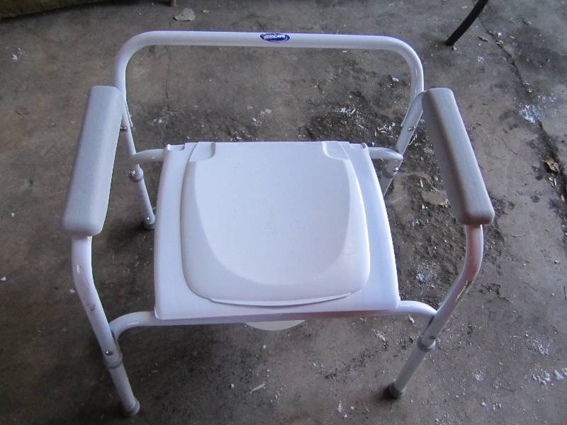 portable toliet on stand ...
