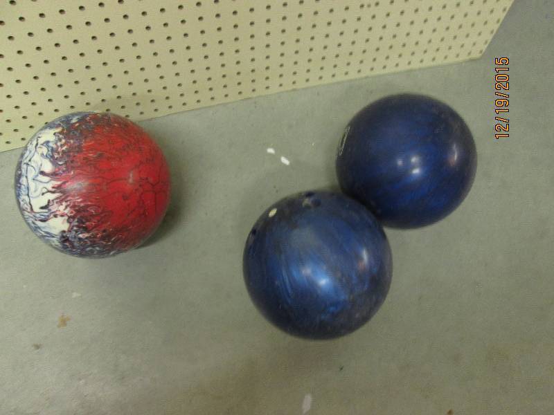 lot of 3 bowling balls ...